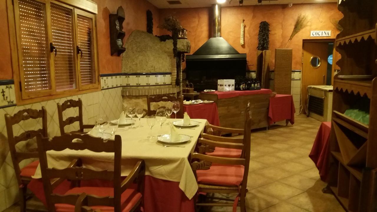 Hostal Sesena Exterior foto